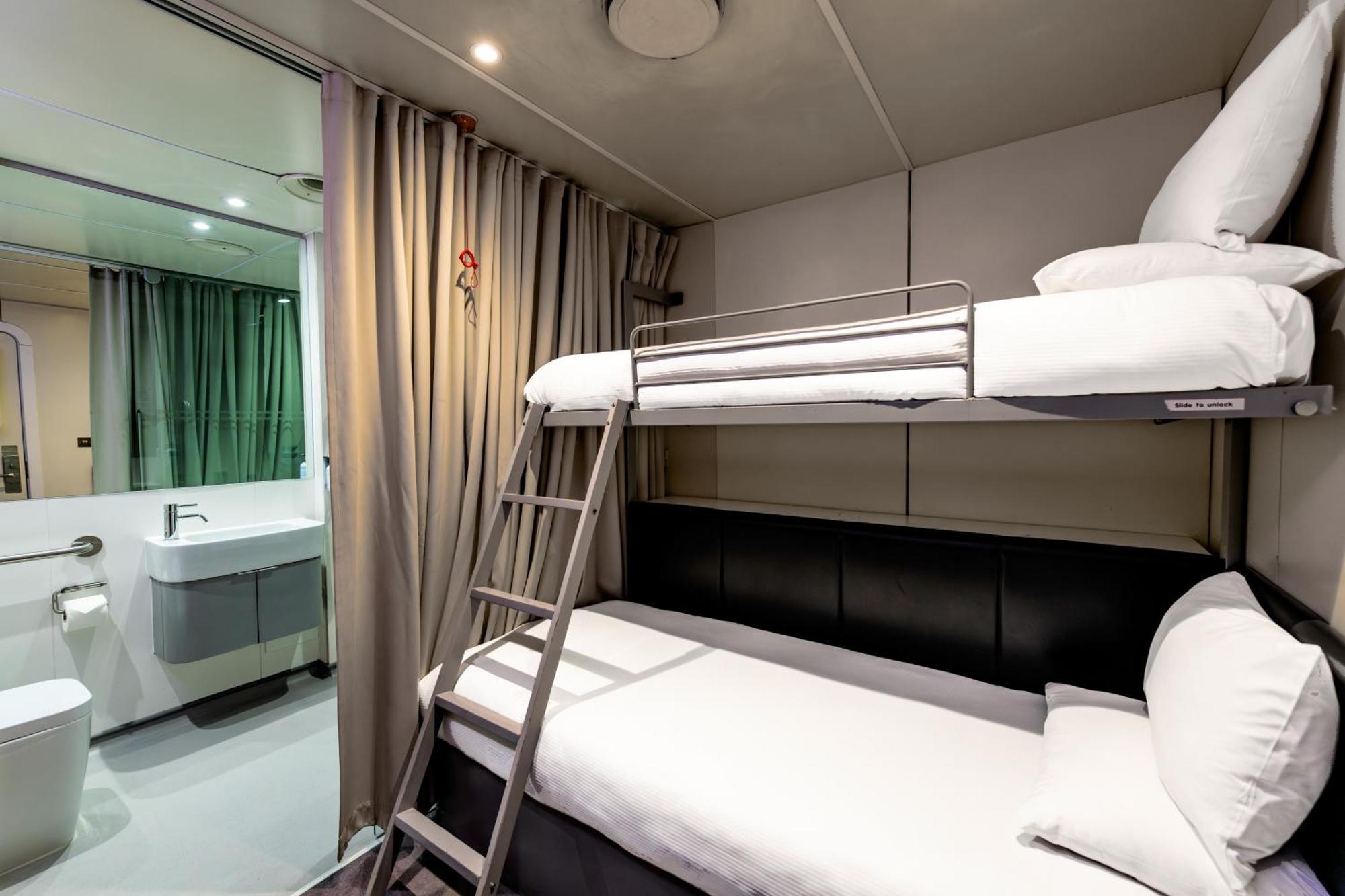 Yotelair London Gatwick Airport Horley Exteriér fotografie